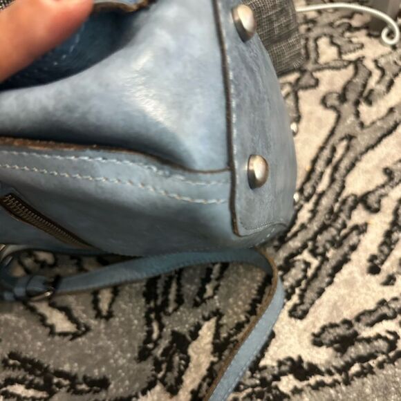 Patricia Nash Vintage Veg Tan Cut Out Tooling
Safflower BLUE - Picture 9 of 13